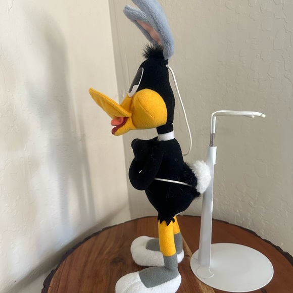 1994 Warner Bros. Looney Tunes Daffy Duck Dressed As Bugs Bunny by Applause - Picture 2 of 13